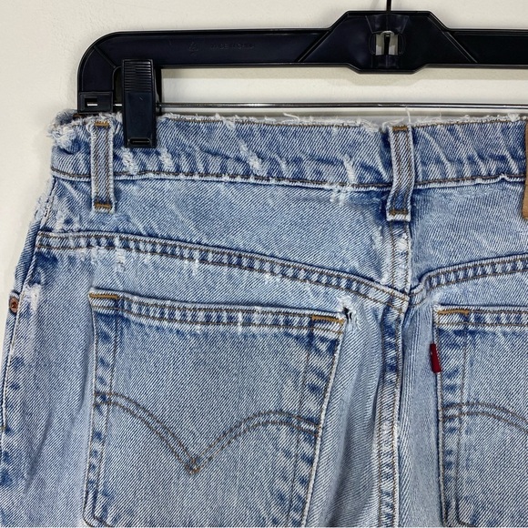 Levi's 550 Relaxed Fit Tapered Leg Light Wash Distressed Vintage Denim Jeans - Picture 3 of 8